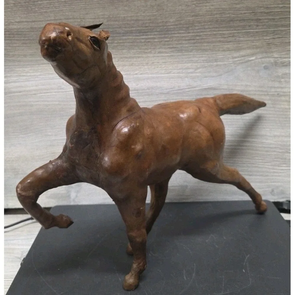 HORSE LEATHER WRAPPED 14 X12 GLASS EYES  EARS Leather.  Bshelf